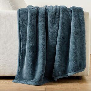 New Pottery Barn Double Faced Rabbit Faux Fur Throw Shadow Blue 50" x 60"